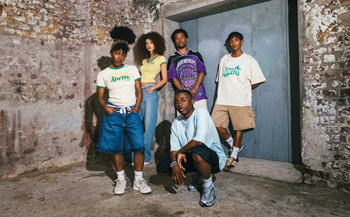 Sprite x SNIPES Hit the refresh:Group of people drinking Sprite