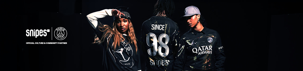 three models wearing PSG jersey 5th kit