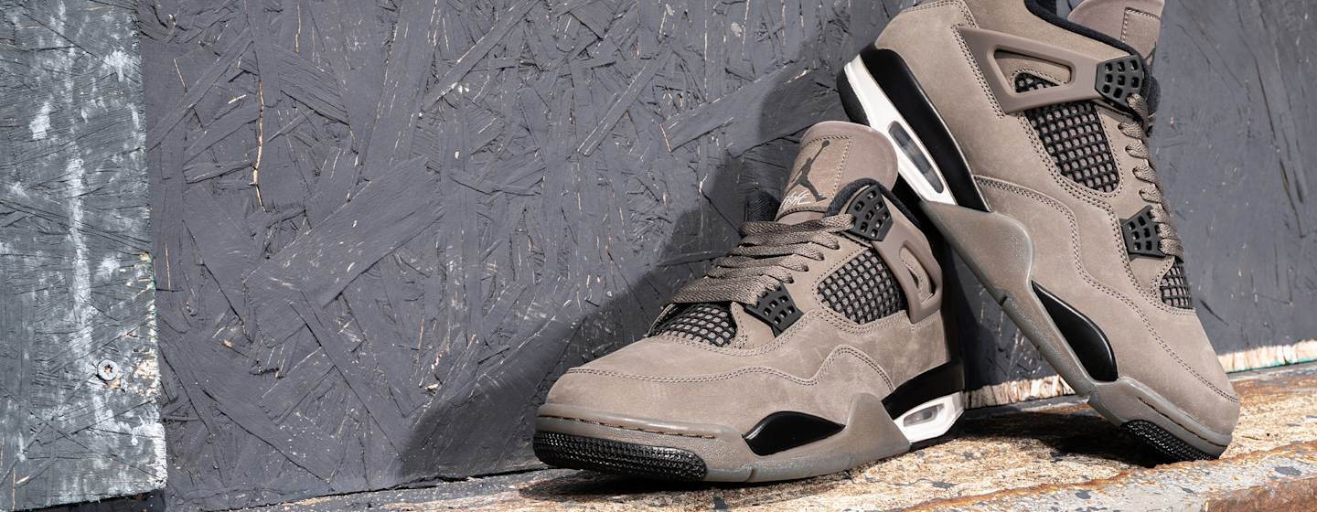 Air Jordan 4 Retro Cavestonr on feet pictures