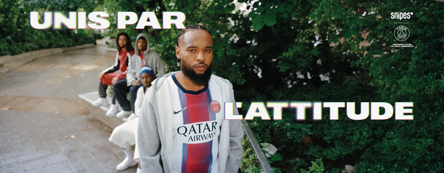 Multiple person wearing the new PSG Away Jersey of the 26/27 season