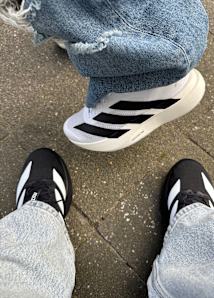 Sneakers Hub