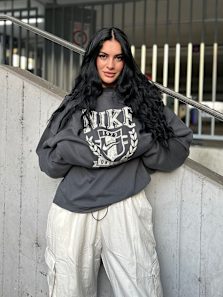 Felpa con cappuccio grigia oversize