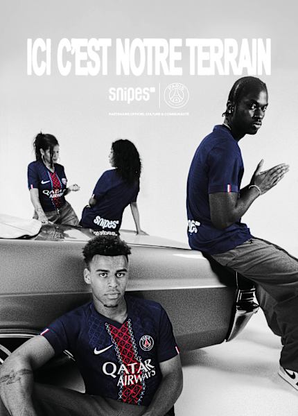 Paris Saint-German Jersey launch. 3 People presenting the jersey in front of an oldtimer car. The claim "Ici c'est notre terrain" is on the graphic