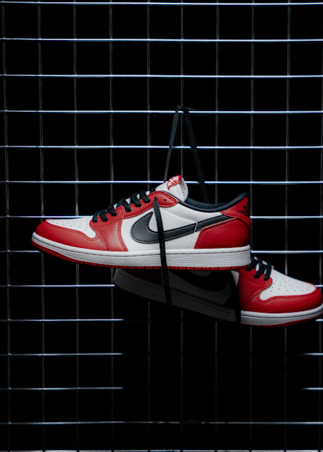 image of a pair of Jordan 1 OG Chicago in white and red