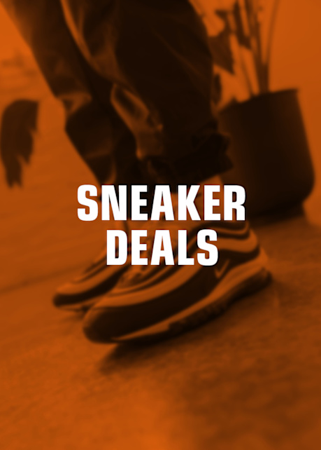 snipes lüdenscheid store opening image of store bakcground with text: hallo lüdenscheid 28-29 november sneaker deals free candy bar & drinks