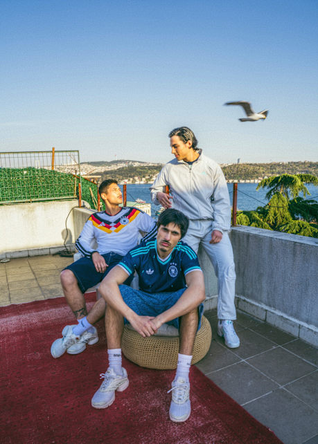Q2_Adidas_DFB_Home