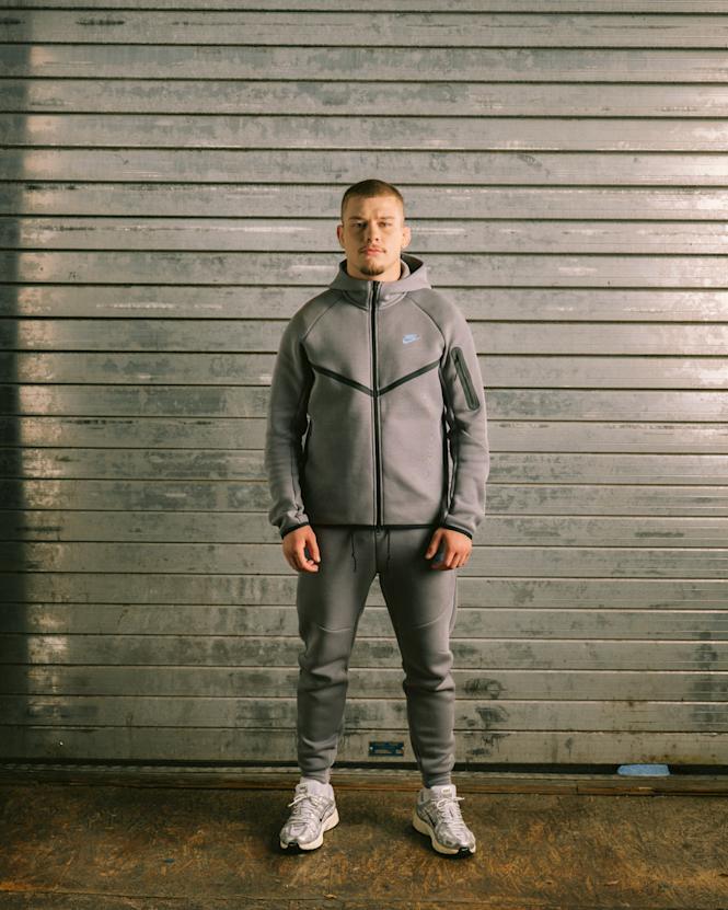 SHop the Look Nike Street Vision Look 1 Altin