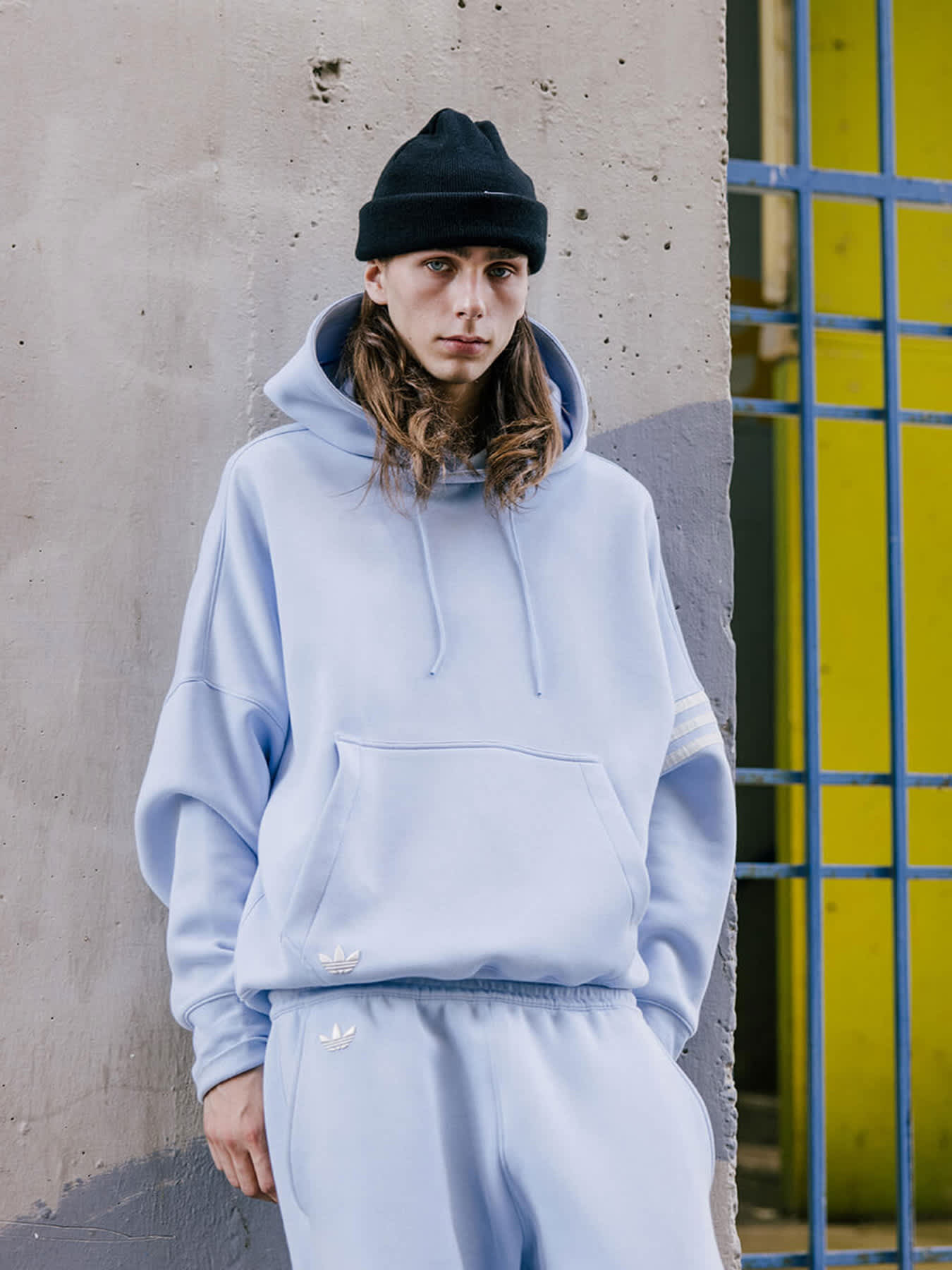 Hoodies & Sweaters