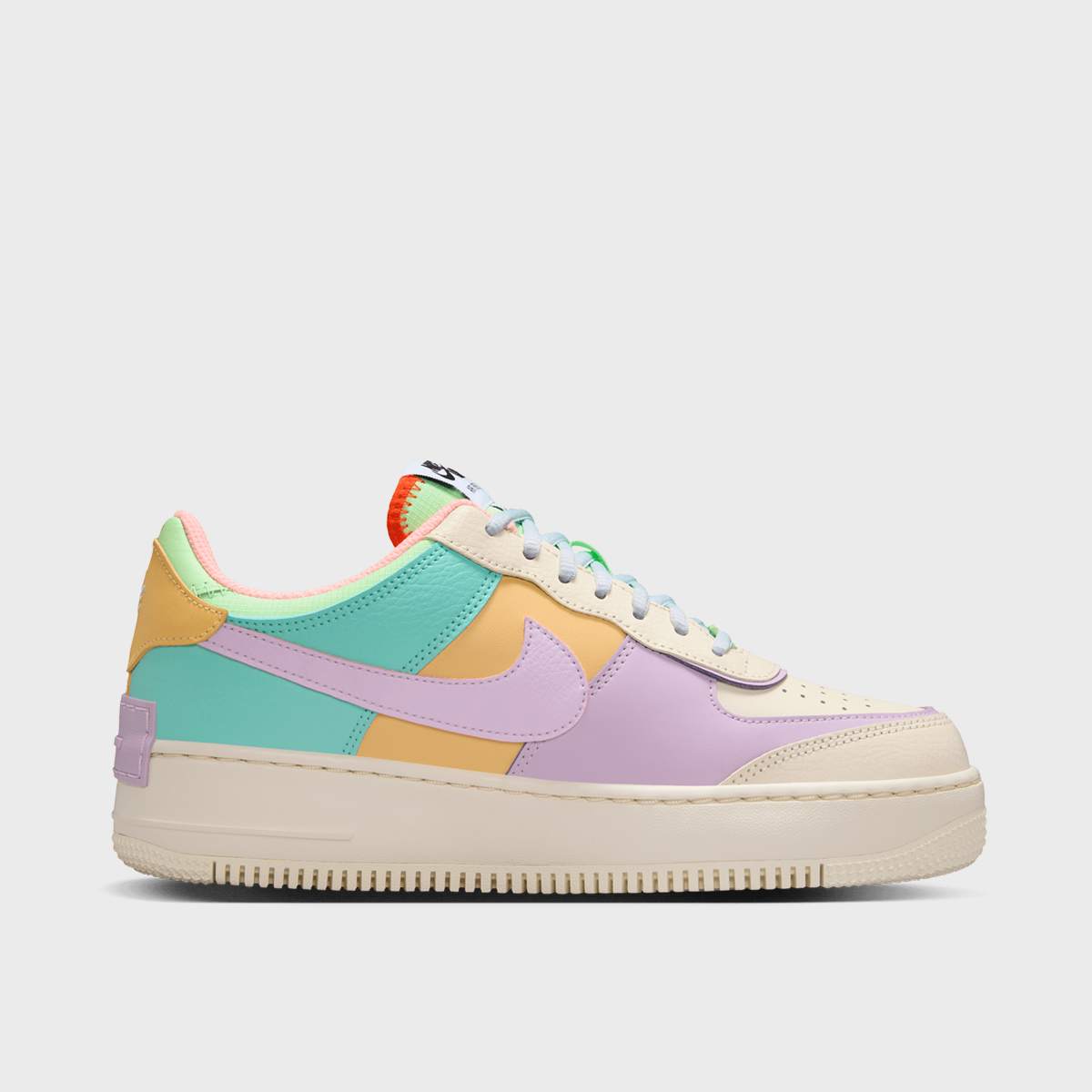 Nike WMNS Air Force 1 Shadow Air Force Shadow in multicolor formaten: 36.5