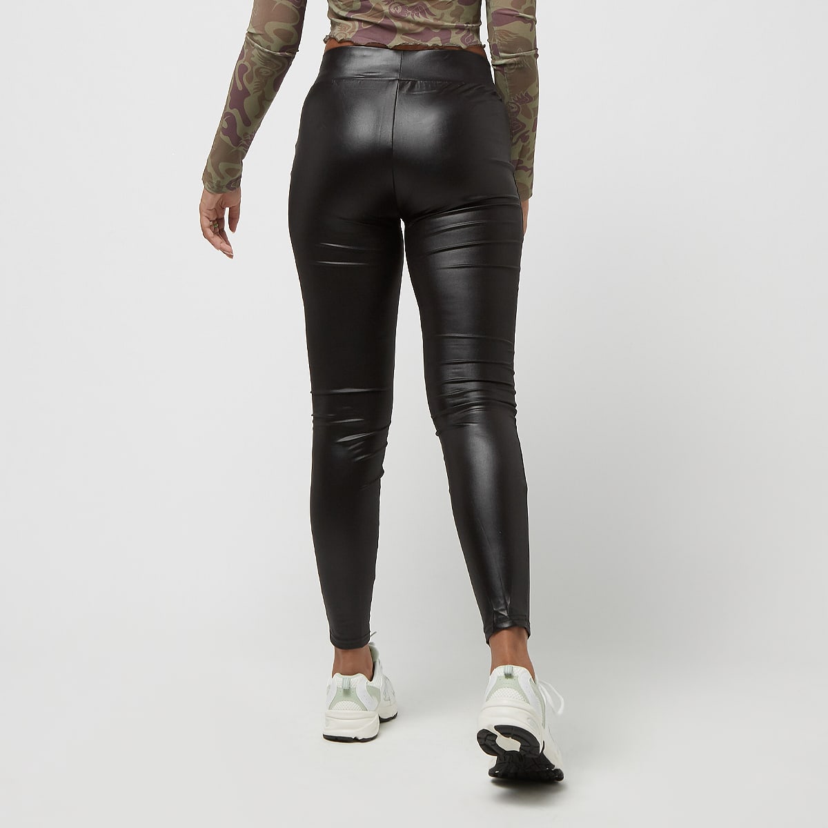 Urban Classics Imitation Leather Leggings women zwart Maat XS Kleding