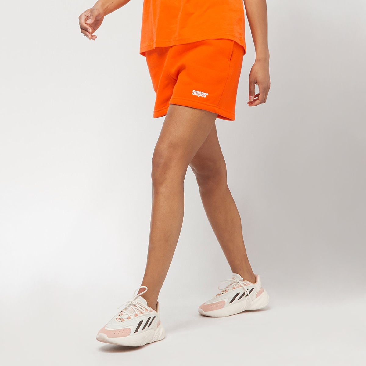 SNIPES Small Logo Essential Sweatshorts Sportshorts in oranje formaten: XS