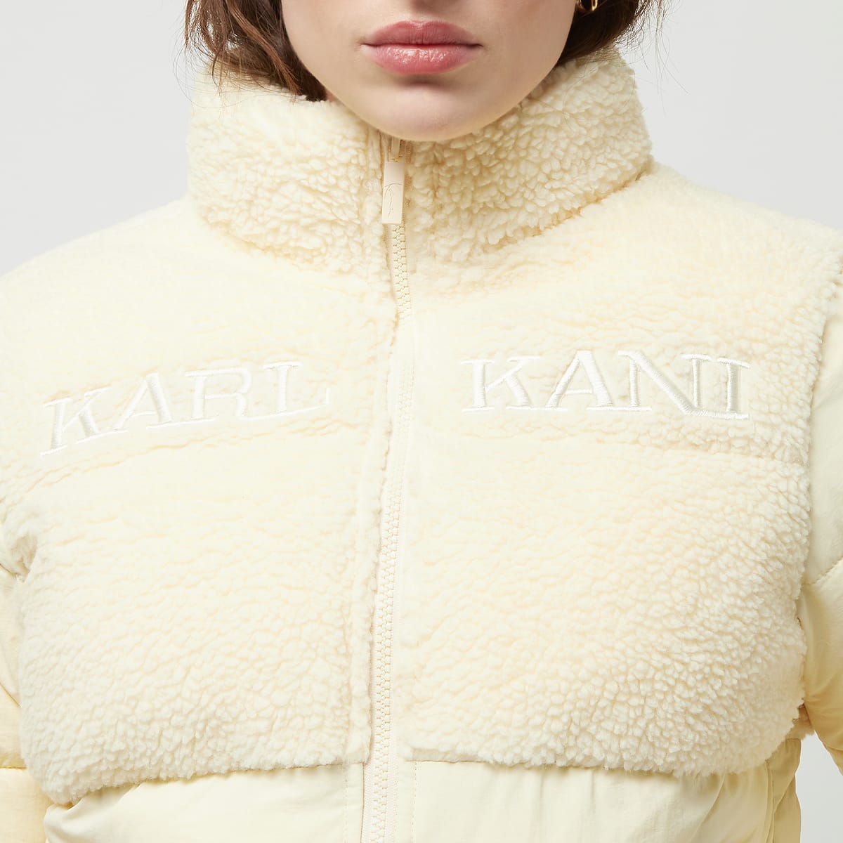 Karl Kani Retro Teddy Puffer Jacket women jackets beige Maat XS Kleding