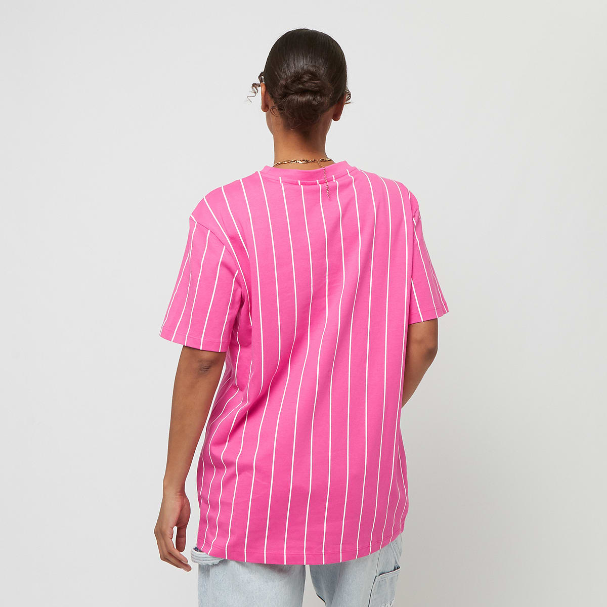 Karl Kani Small Signature Essential Pinstripe Oversized Tee T-Shirts & Polo's in lichtroze formaten: XS