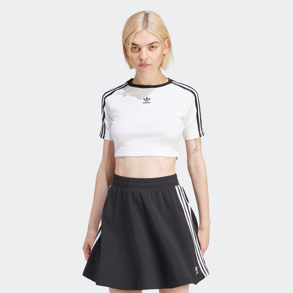 Selected, adidas Originals, adicolor 3-Streifen Crop T-Shirt, white