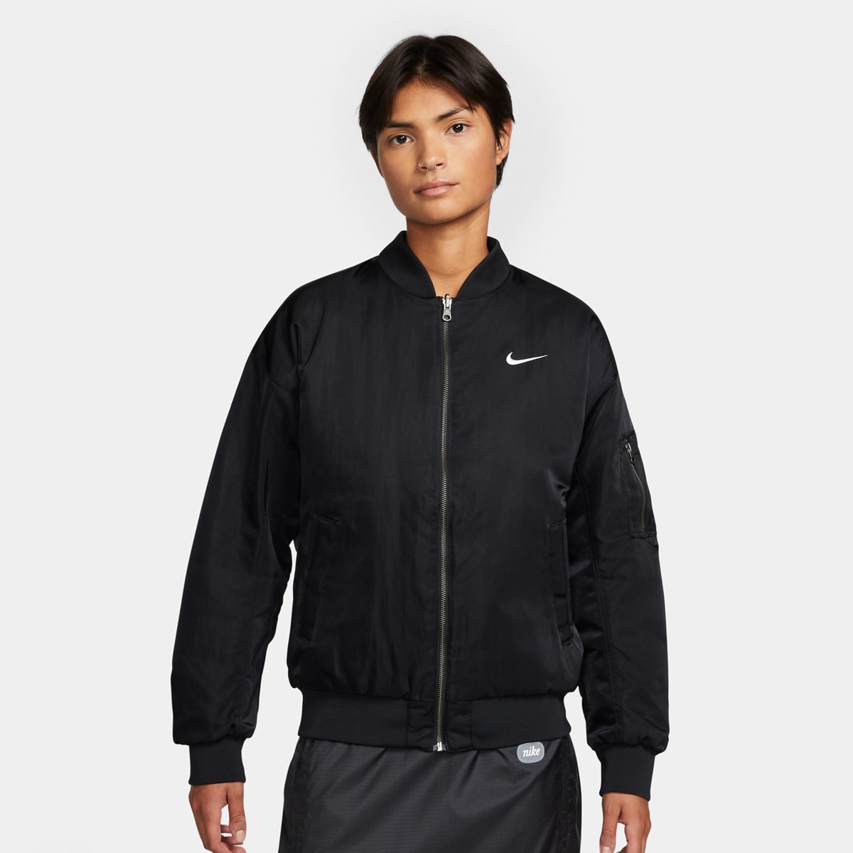 Nike Sportswear Reversible Varsity Bomber Jacket women Bomberjacks zwart Maat XS Kleding