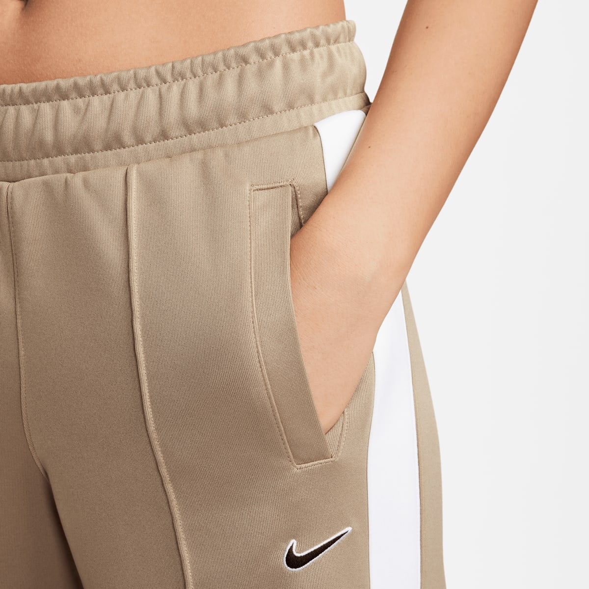 Nike Sportswear Poly-Knit Pants women Trainingsbroeken beige Maat L Kleding