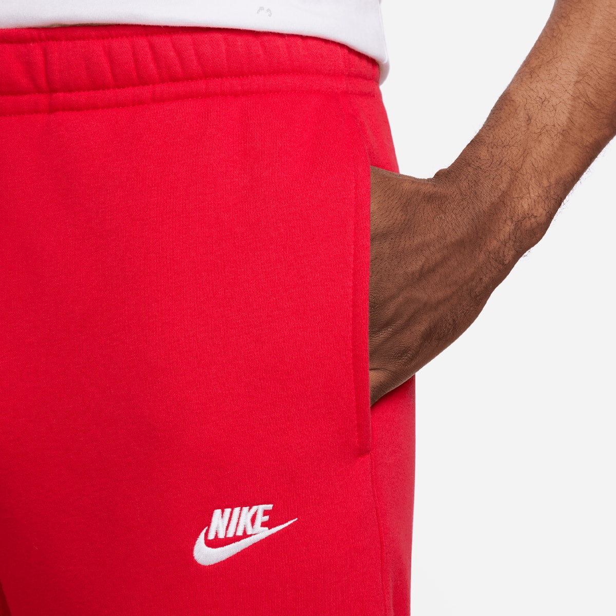 Nike Sportswear Club Fleece Joggers Trainingsbroeken in rood formaten: L