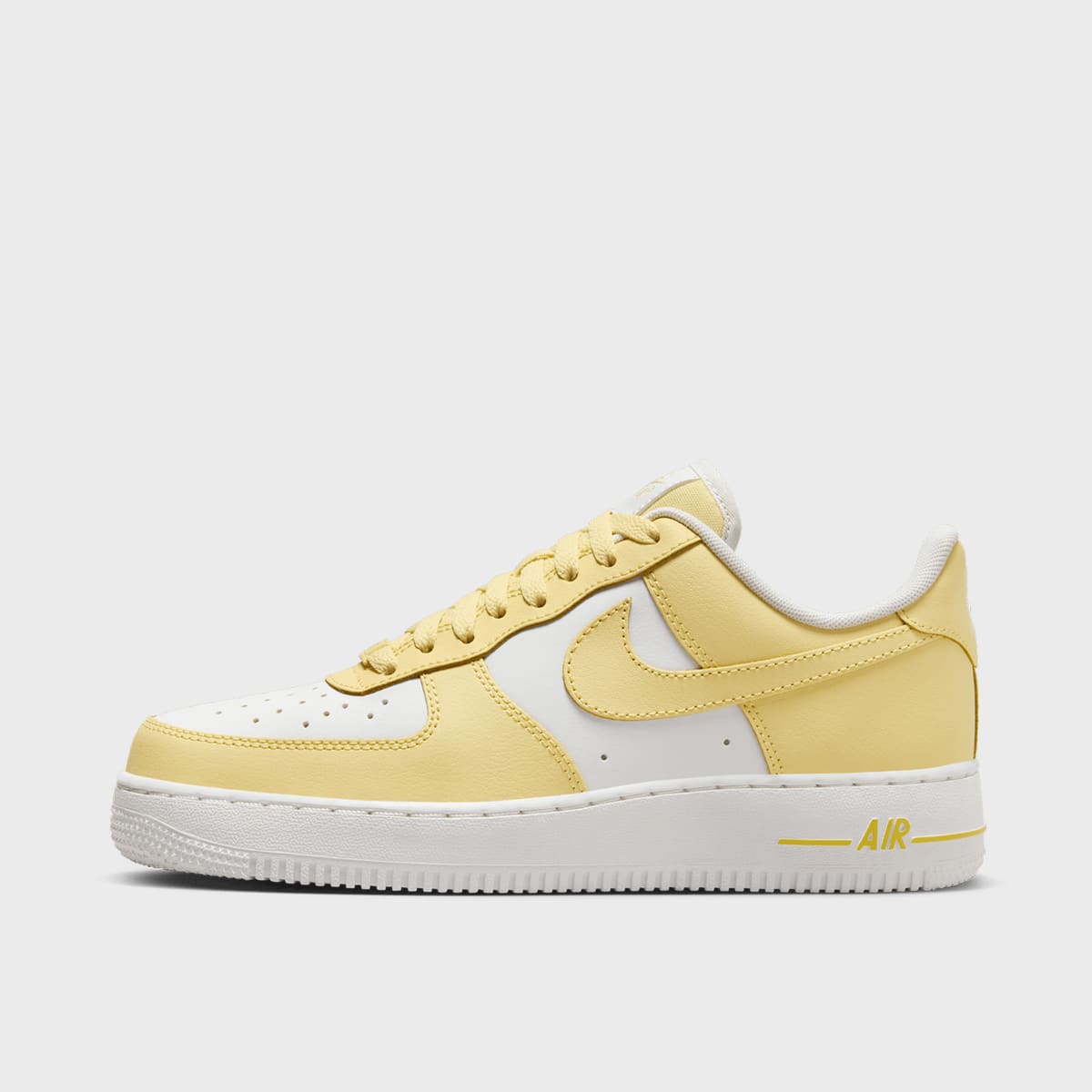 WMNS Air Force 1 '07, Nike, Nike Air Force 1, en jaune, taille: 38.5