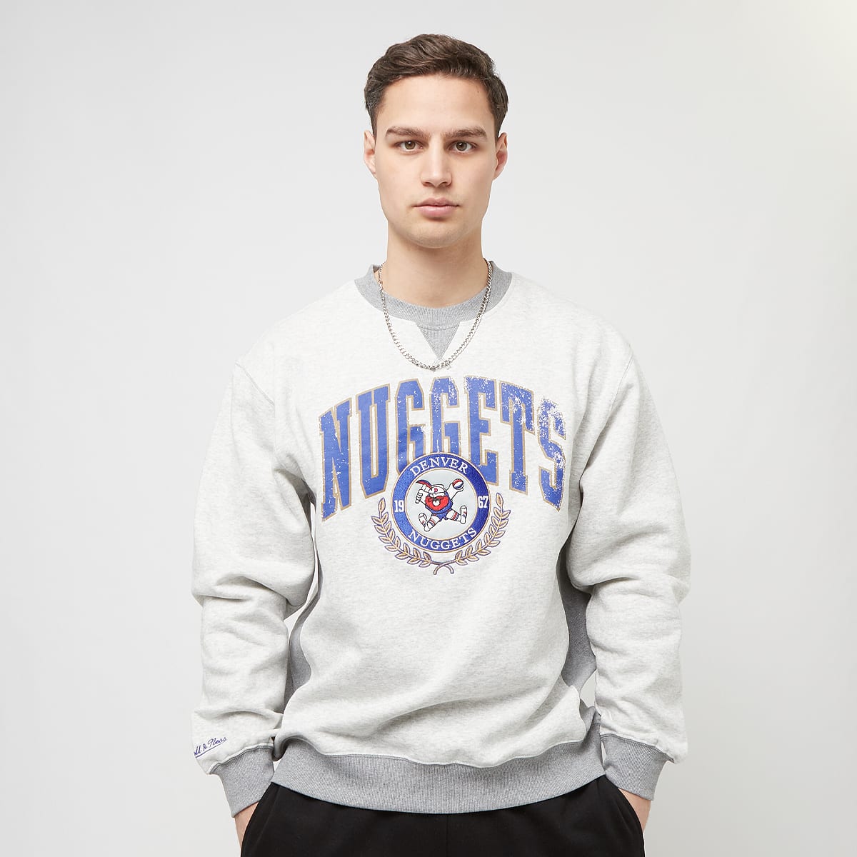 Mitchell & Ness NBA Premium Fleece Crew Denver Nuggets men Hoodies Sweaters grijs Maat S Kleding