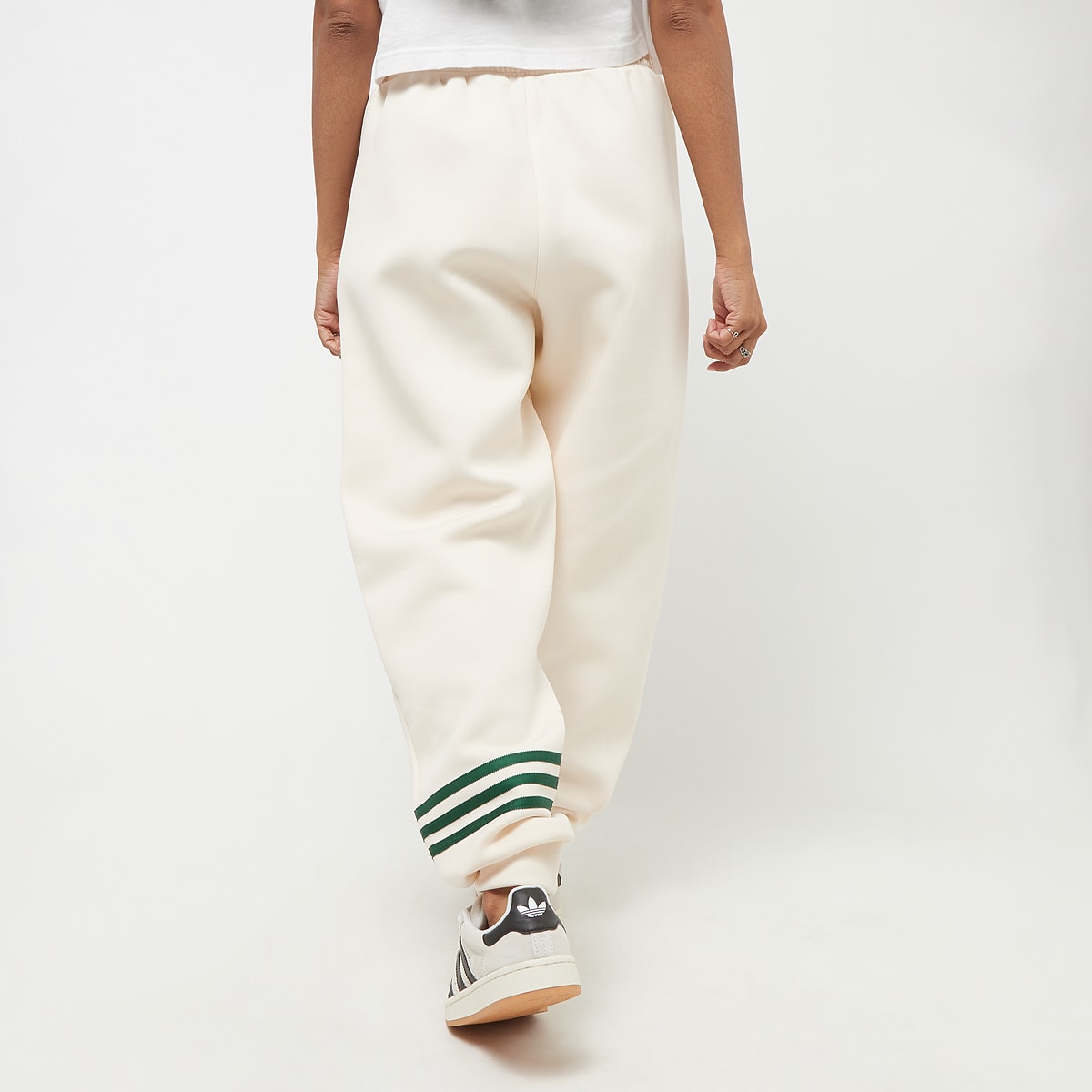 adidas Originals adicolor Neuclassics Trackpant Trainingsbroeken in beige formaten: XS