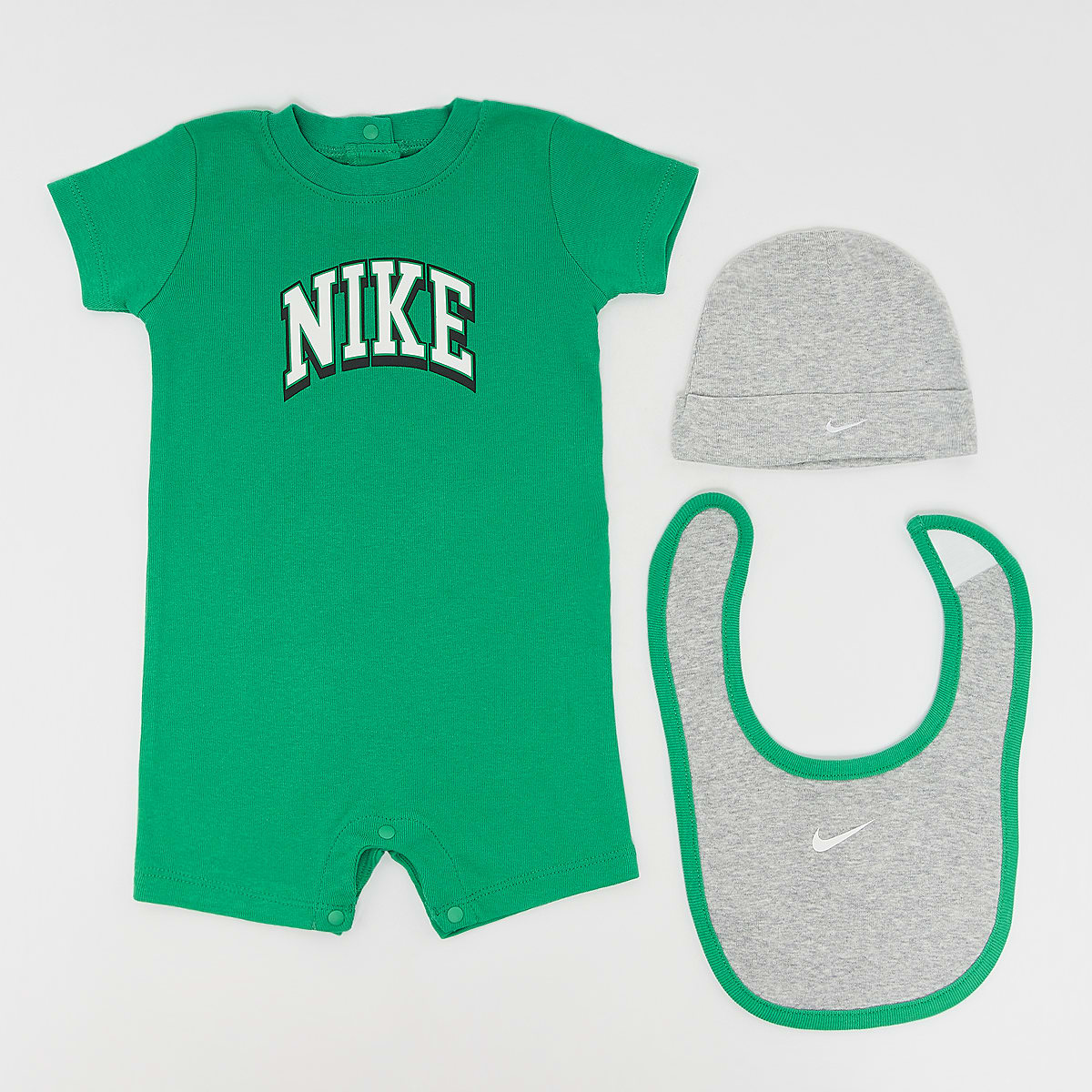 Nike Romper Hat Bib Set (3 Piece) Baby Rompers & Sets in groen formaten: 0M-6M