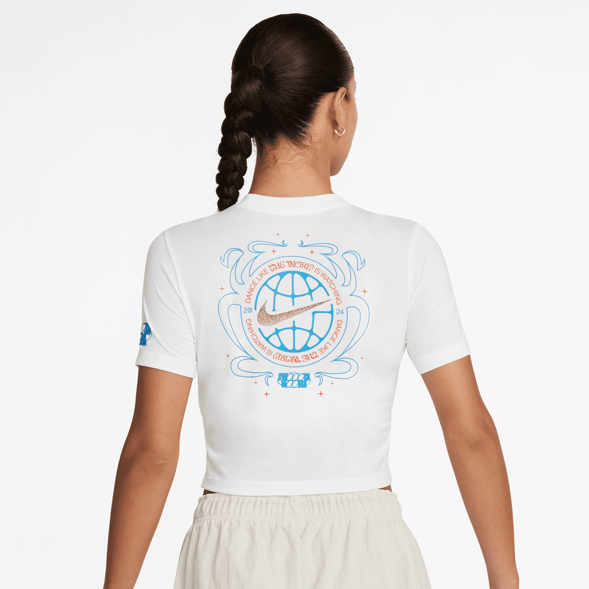 Nike Sportswear Short Sleeve Dance T-Shirts & Polo's in wit formaten: XS