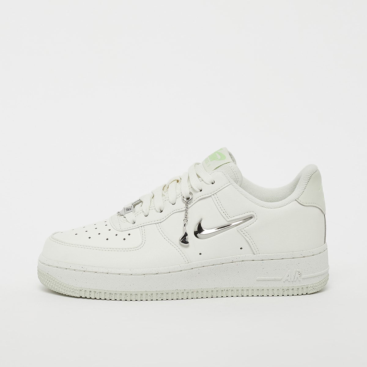 WMNS Air Force 1 '07 Next Nature SE, Nike, Nike Air Force 1, en beige, taille: 37.5