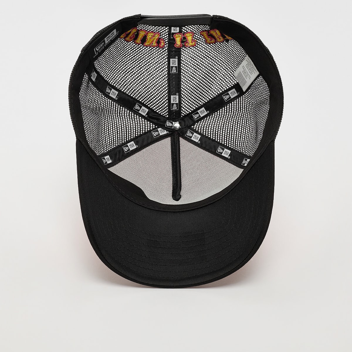 new era A-Frame Trucker NE Patch Caps in multicolor formaten: ONE SIZE