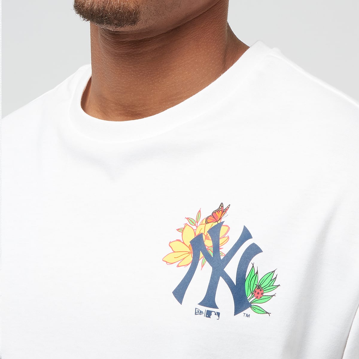 new era MLB Floral Graphic Oversized Tee New York Yankees T-Shirts & Polo's in wit formaten: S