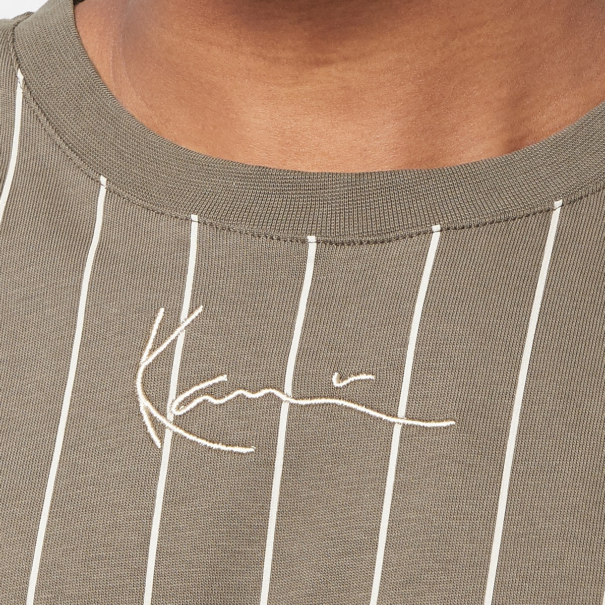 Karl Kani Small Signature Essential Pinstripe Tee light darkbrown sand T-Shirts & Polo's in bruin formaten: S