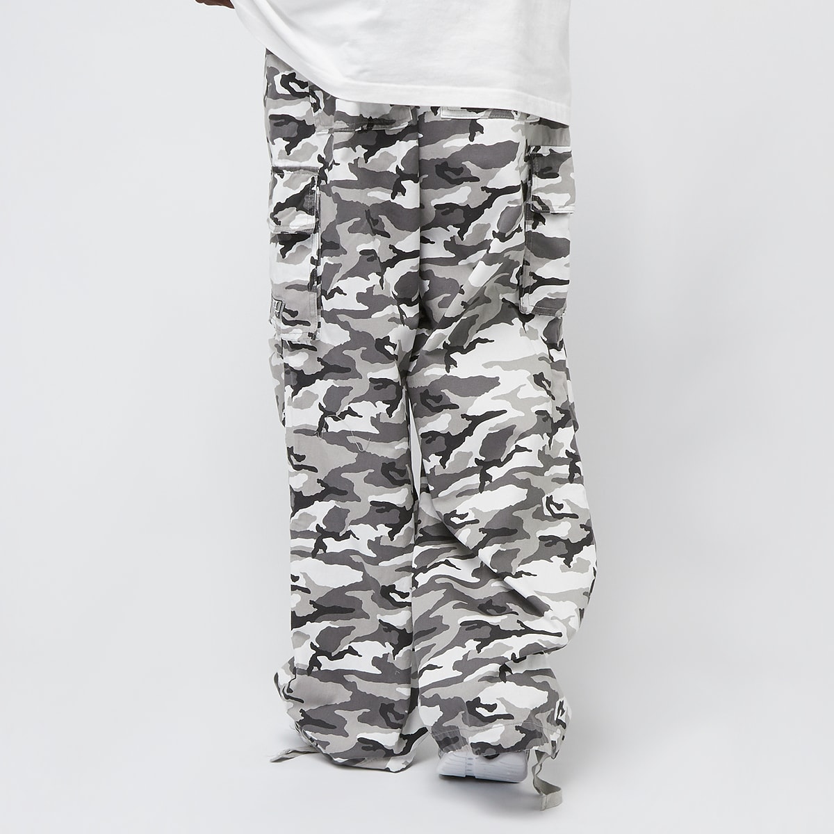 Karl Kani Sport Patch Camo Cargo Pants Cargobroeken in camouflage formaten: S