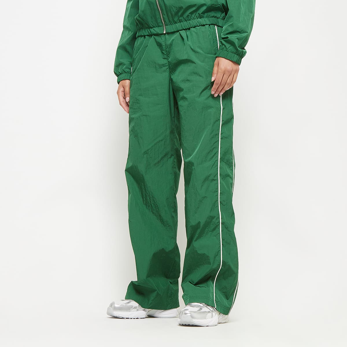 Nike Sportswear Windrunner Woven High Rise OH Pant Trainingsbroeken in groen formaten: XS