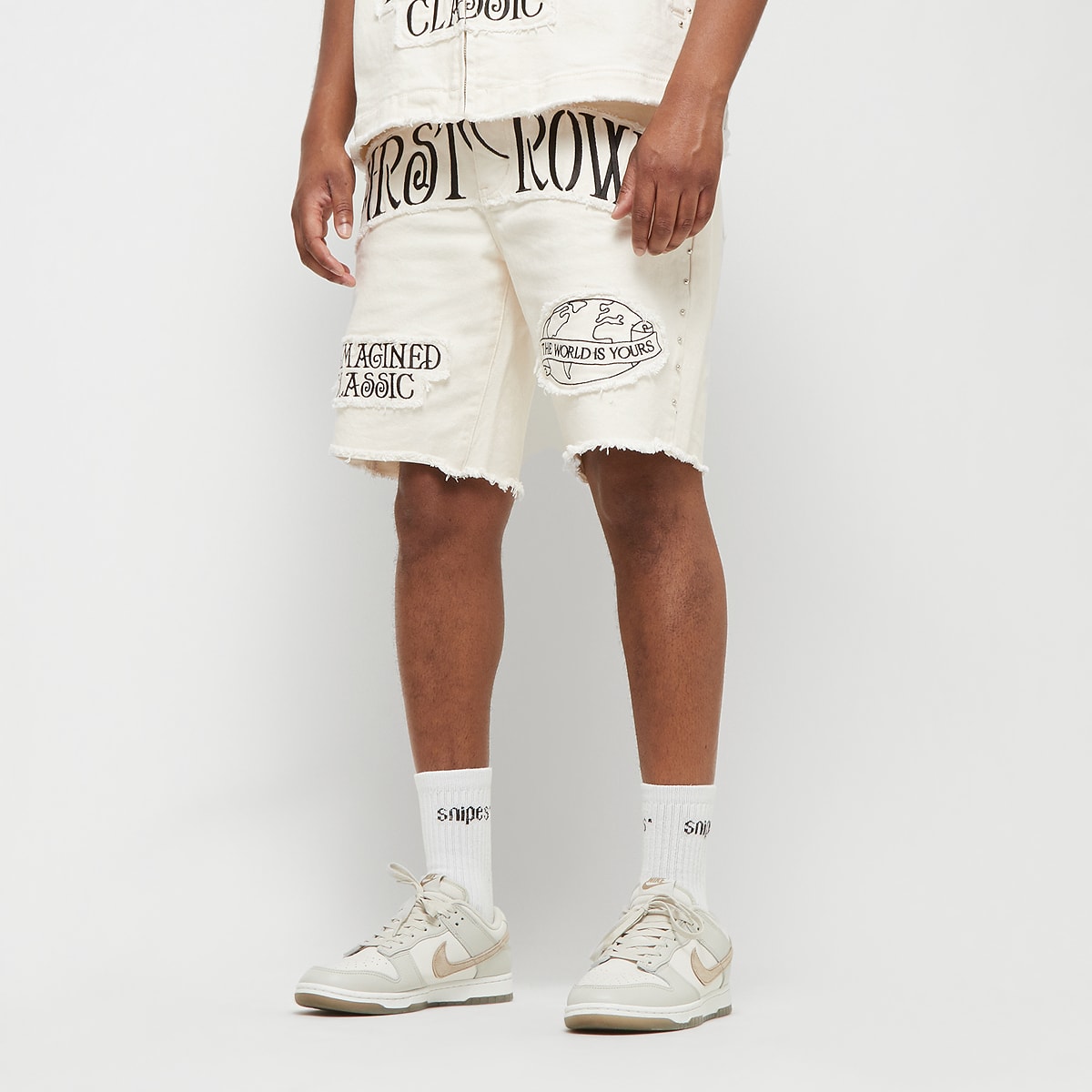 First Row Washed Shorts w Stud Shorts in beige formaten: 34