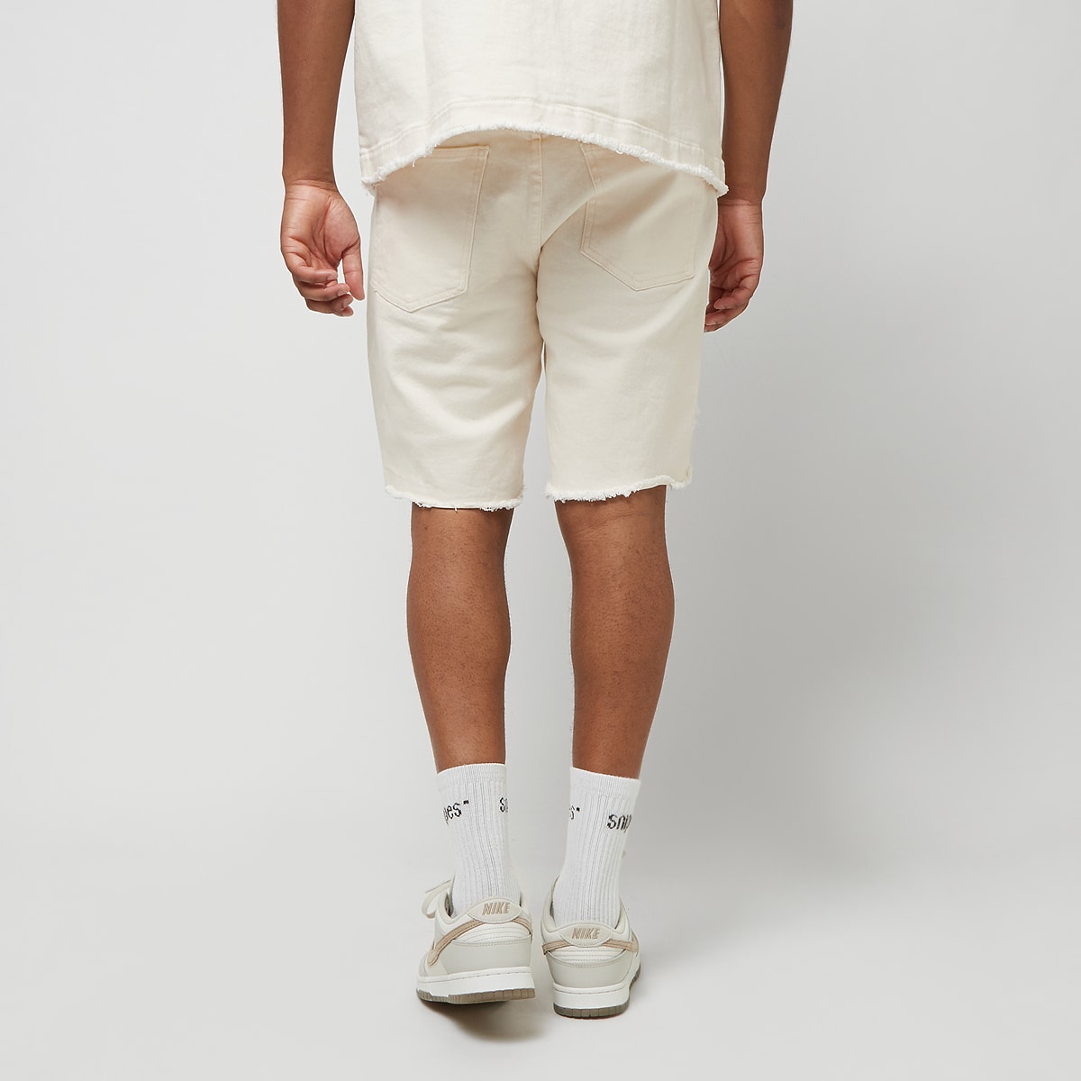 First Row Washed Shorts w Stud Shorts in beige formaten: 34