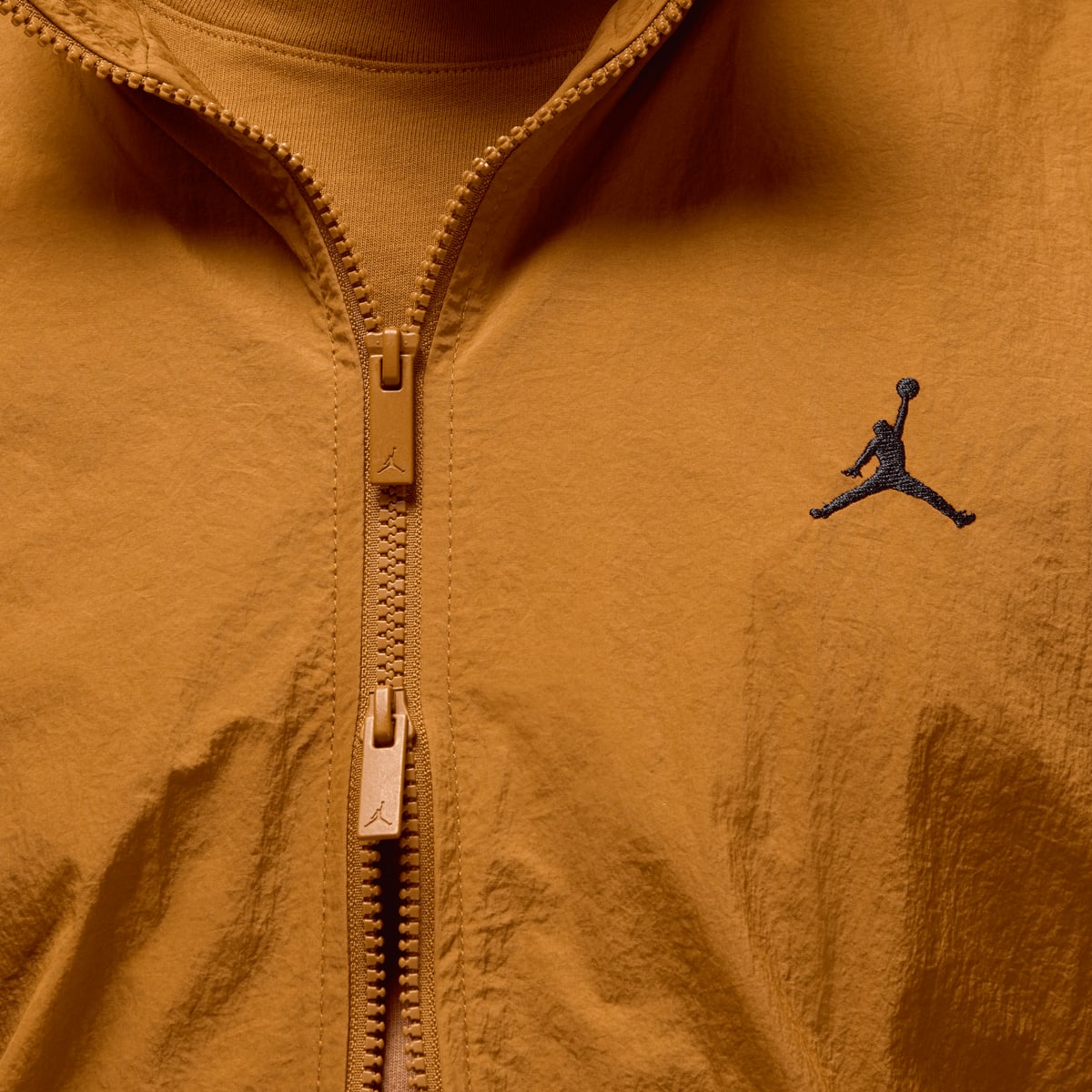 Jordan Essentials Windrunner Jacket Windbreakers in oranje formaten: S