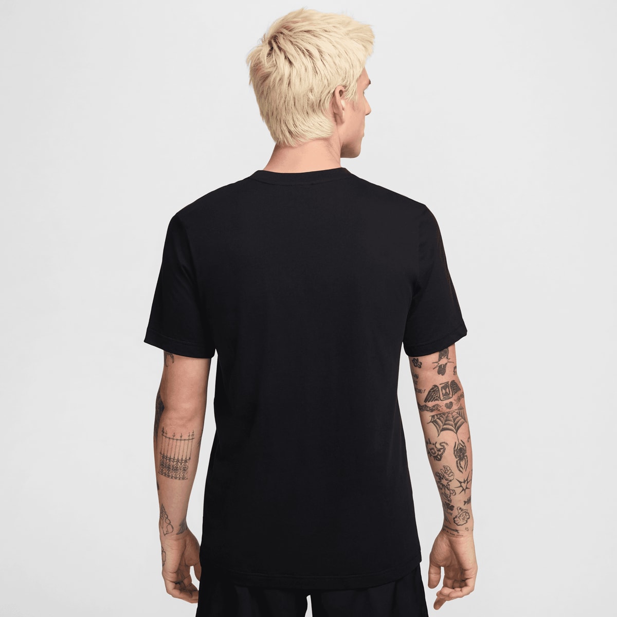 Nike Sportswear Swoosh Air Graphic T-Shirt T-Shirts & Polo's in zwart formaten: M
