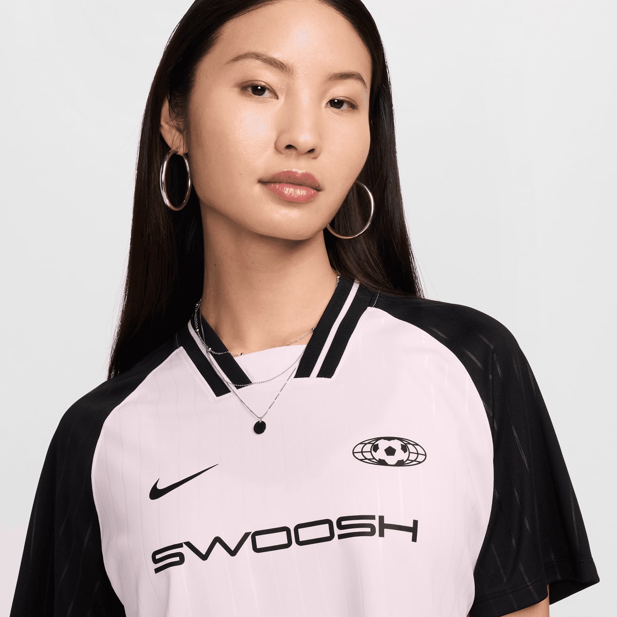 Nike Sportswear Top Shortsleeve Crop FTB Trend Jersey's in lichtroze formaten: XS