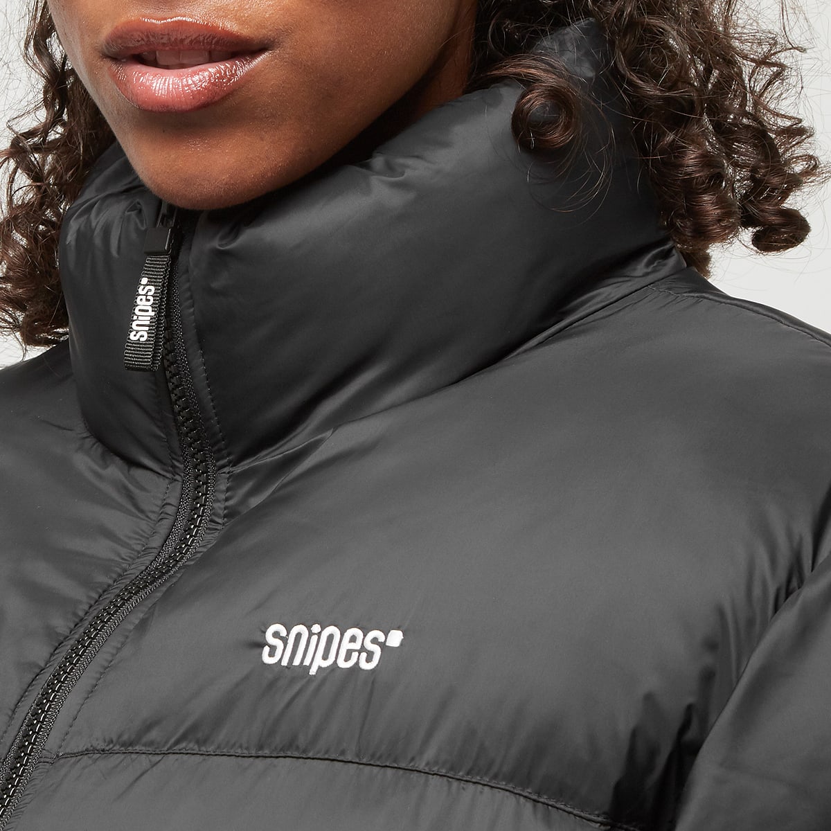 SNIPES Small Logo Esssential Puffer Jacket women jackets zwart Maat XS Kleding