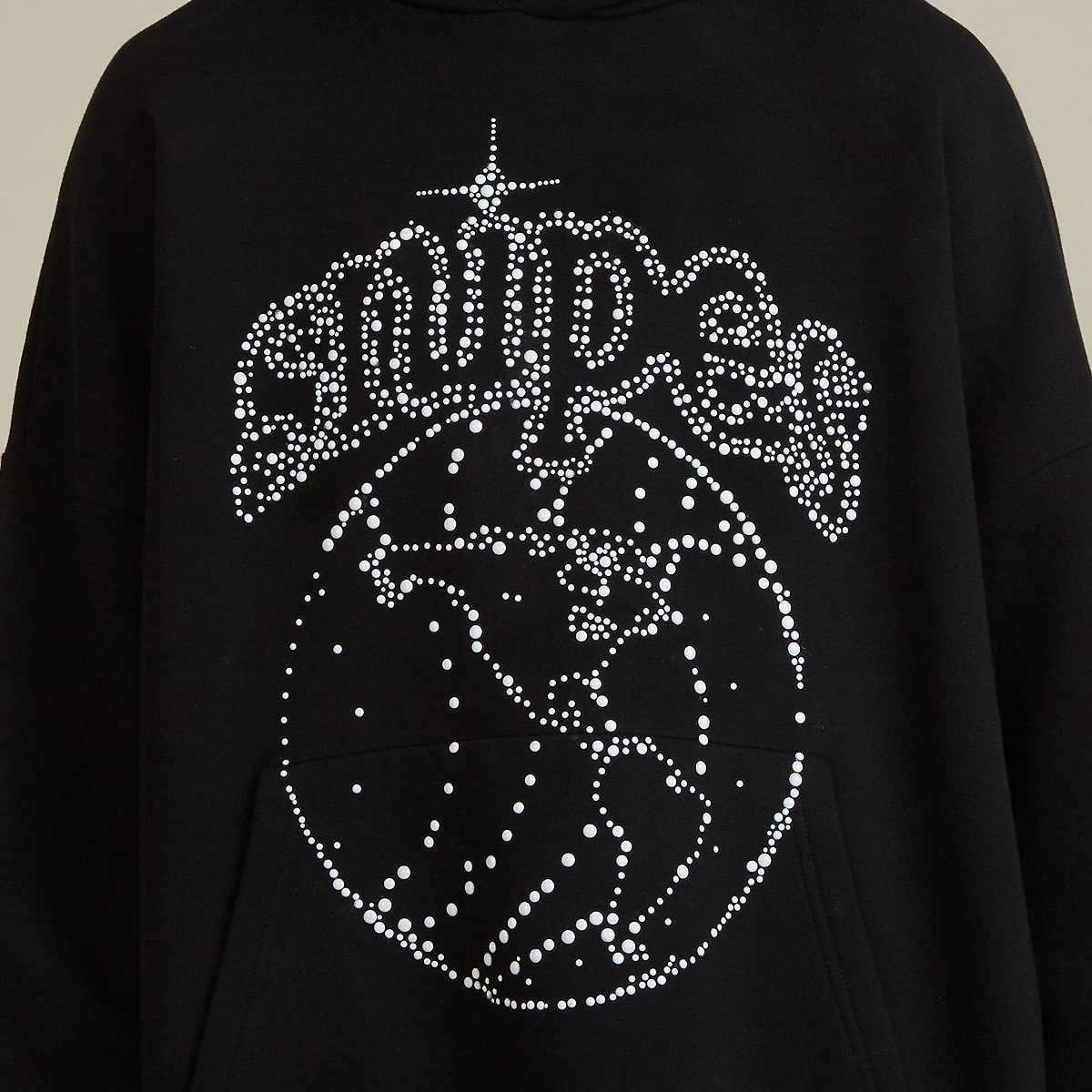 SNIPES Globe Studs Oversized Hoodie Men Hoodies & Sweaters zwart Maat XS Kleding