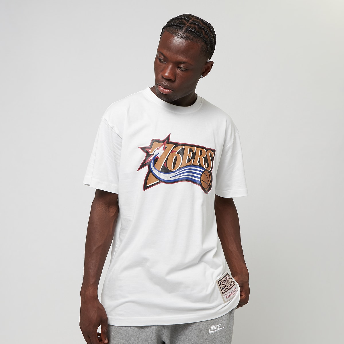 Mitchell & Ness Team Logo Tee Philadelphia 76ers men T-Shirts Polo's wit Maat S Kleding