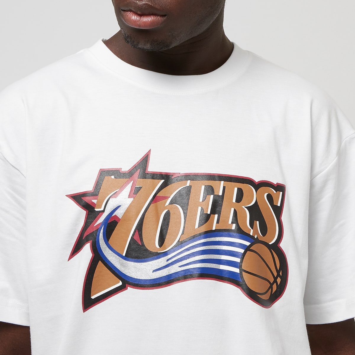 Mitchell & Ness Team Logo Tee Philadelphia 76ers men T-Shirts Polo's wit Maat S Kleding