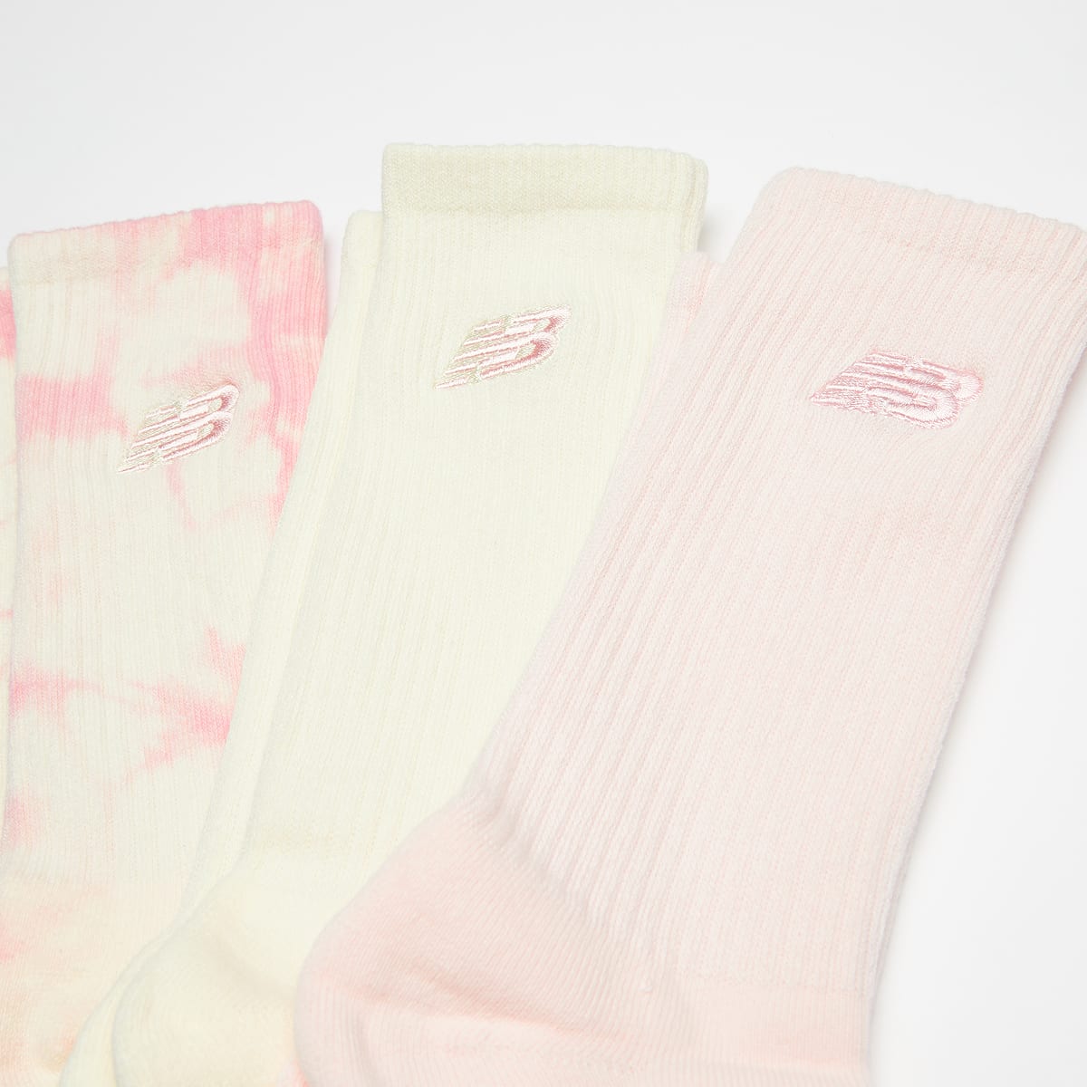 New Balance 3 PACK Embroidery Logo + Tie Dye Crew unisex Sokken multicolor Maat 39-42 Kleding