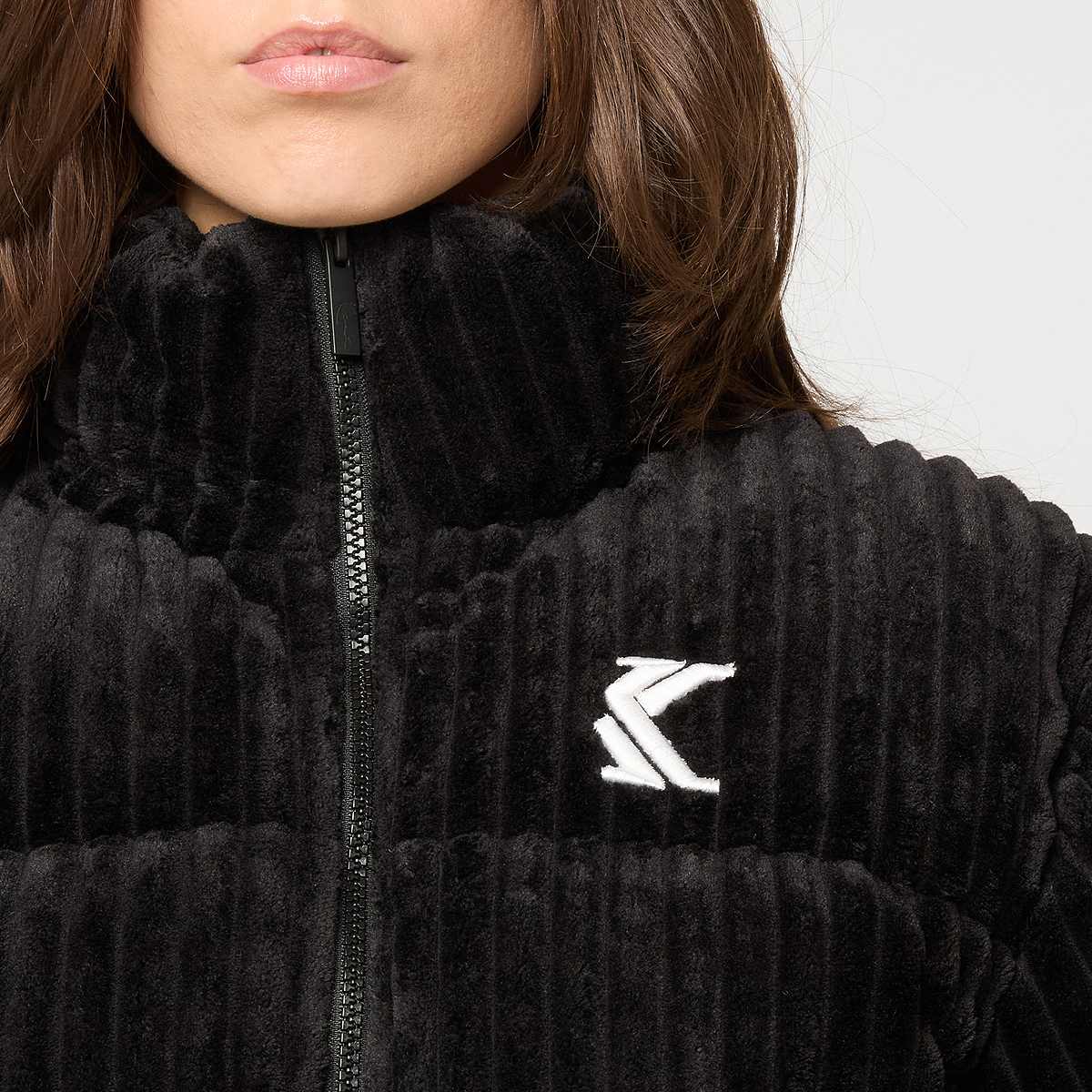 Karl Kani OG Fuzzy Corduroy Short Puffer Jacket Women jackets zwart Maat XS Kleding