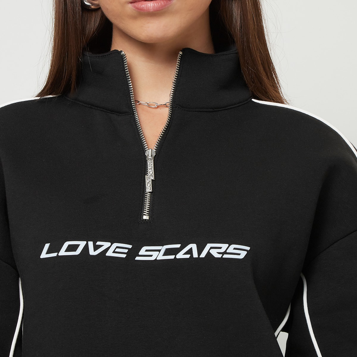 Love Scars Piping Half Zip Sweater Hoodies & Sweaters in zwart formaten: XS