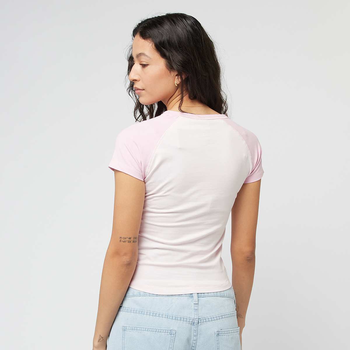 Karl Kani Woven Signature Heart Tiny Tee women T-Shirts & Polo's lichtroze Maat XS Kleding