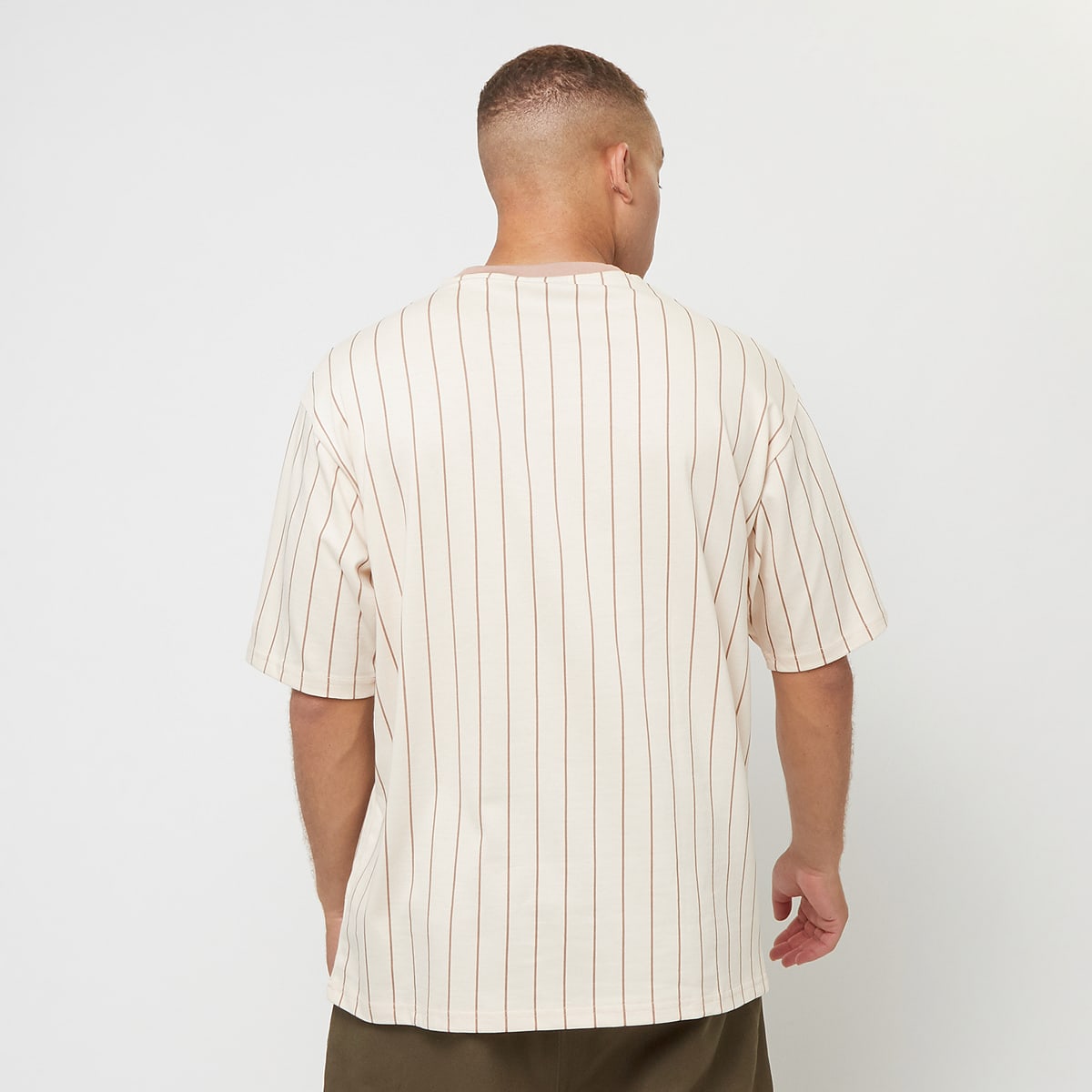 new era Pinstripe Oversized Tee men T-Shirts & Polo's beige Maat S Kleding