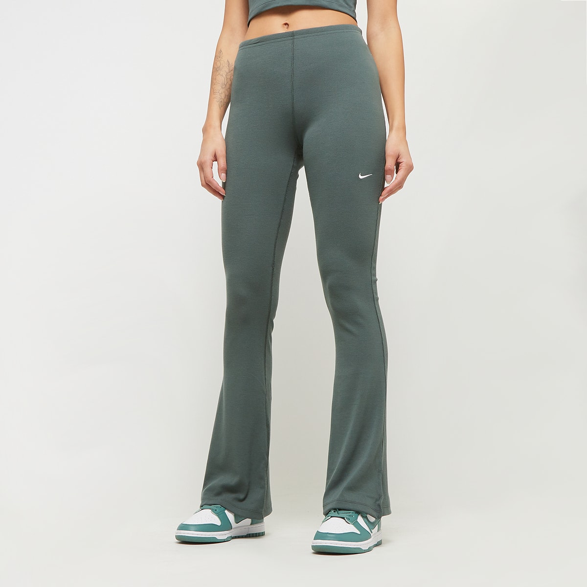Nike Sportswear Chill Knit Mini-Rib Flared Leggings in groen formaten: XS