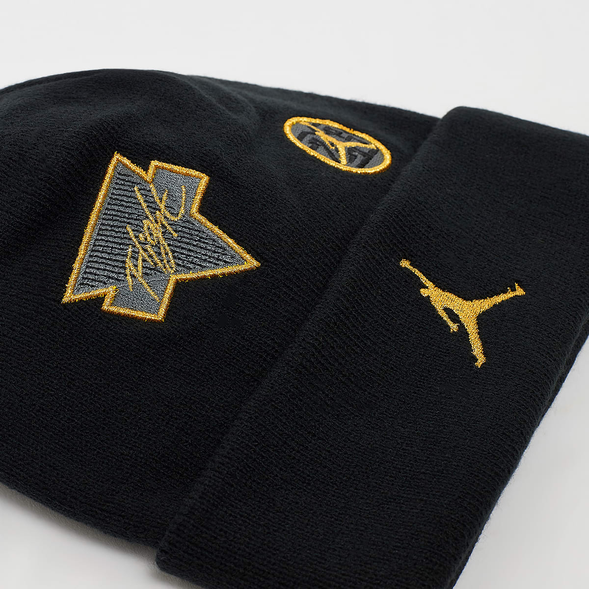 Nike JAN SEE ME SHINE BEANIE black gold unisex Mutsen zwart Maat 8Y-20Y Accessoires