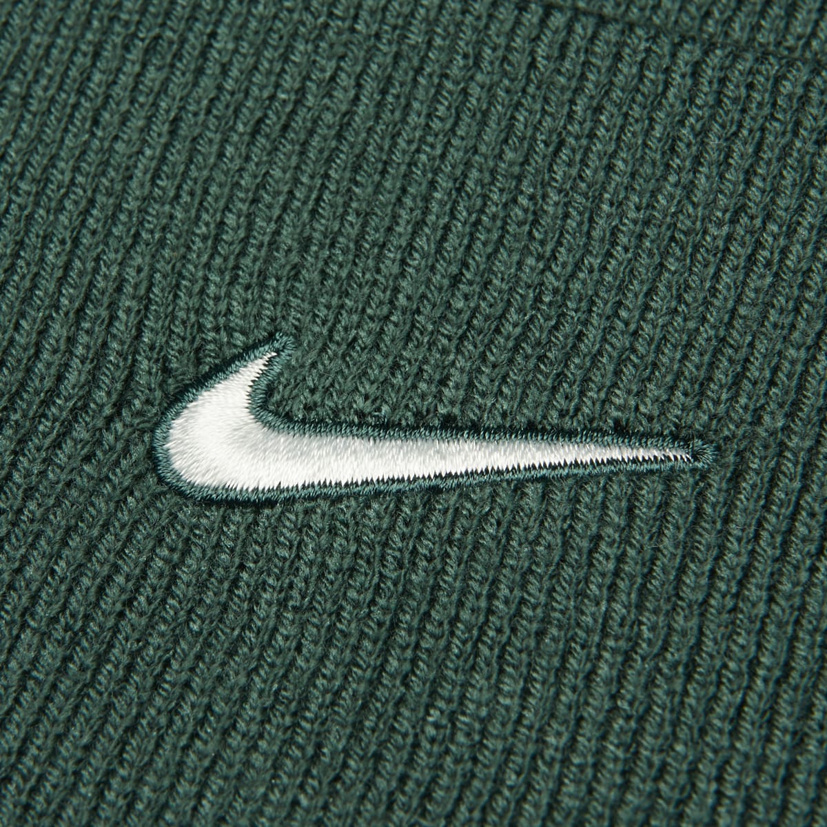 Nike Futura Peak Swoosh Beanie unisex Mutsen groen Maat ONE SIZE Accessoires