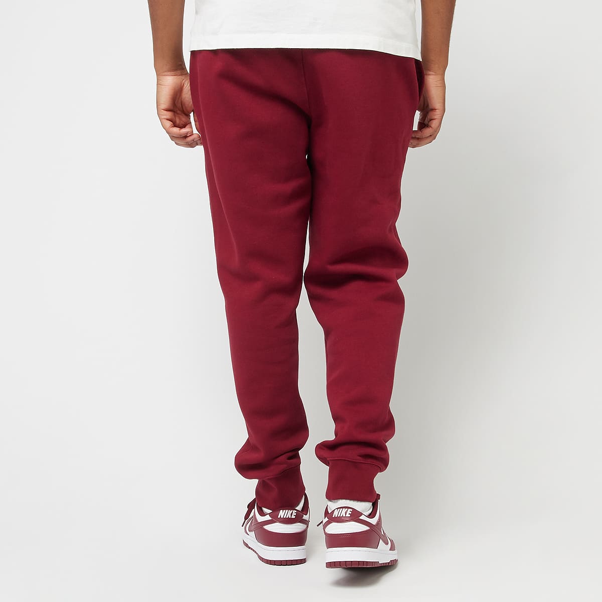 Nike Sportswear Club Fleece Joggers Trainingsbroeken in rood formaten: M